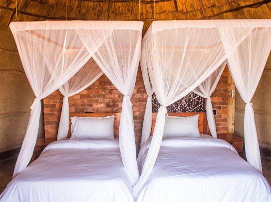 Naibala Manyara Lodge Mto wa Mbu Exteriör bild